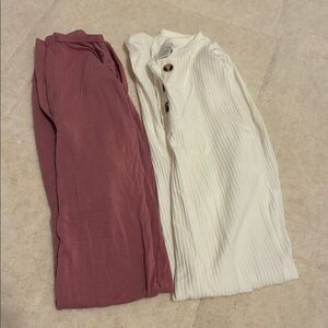 Lot of 2 baby gowns - Mauve and White